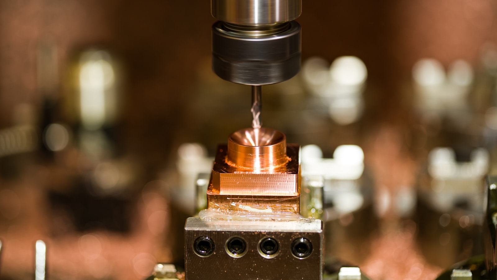 Machining illustration; not a photograph of MAIDAO tooling.